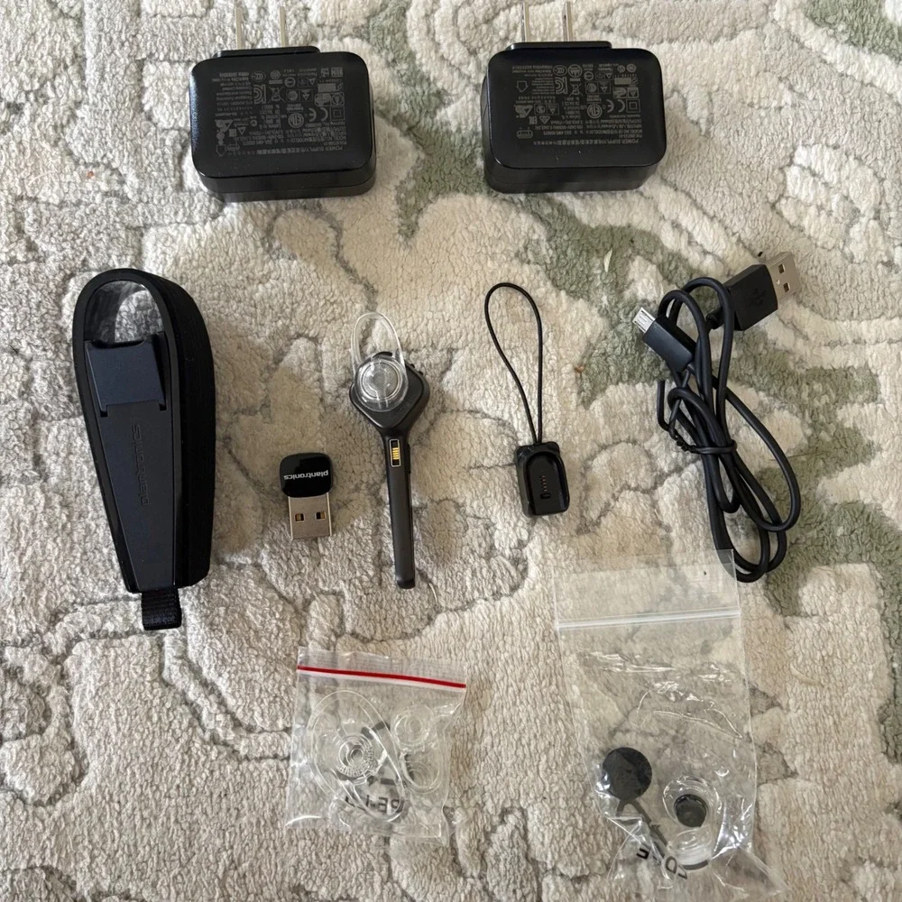 Plantronics Voyager Edge UC B255-M Bluetooth Headset System Noise Canceling